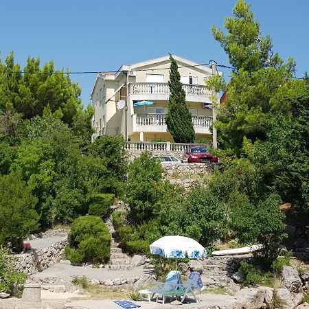 Apartments Akiki Karlobag Esterno foto